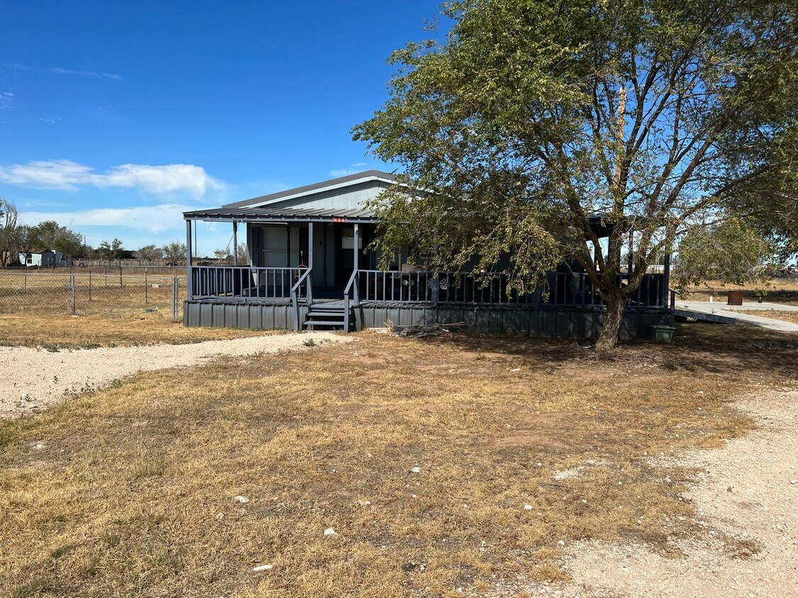 Building Photo - Furnished Country Living Home