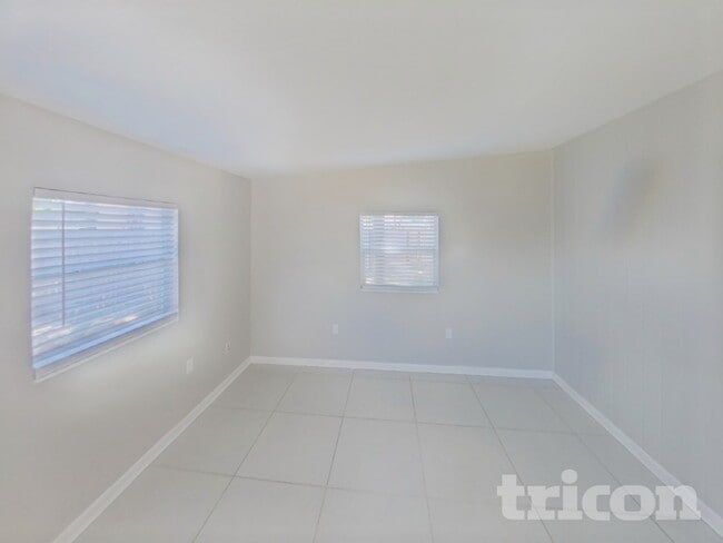 Building Photo - 7000 Brentford Rd