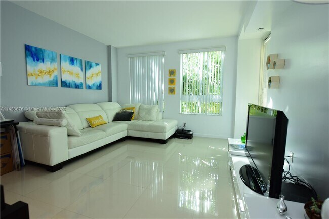 Foto del edificio - 7355 SW 89th St