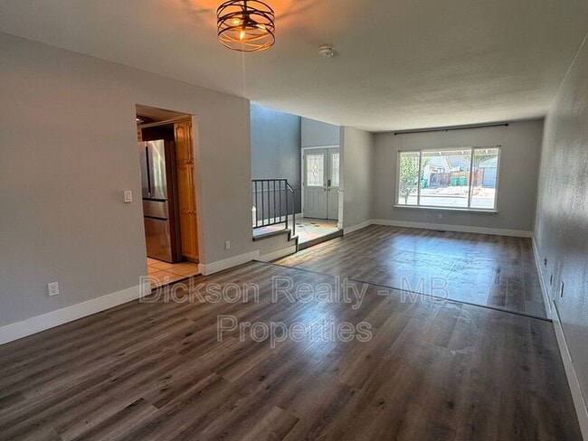 Building Photo - 3970 Bolivar Ct