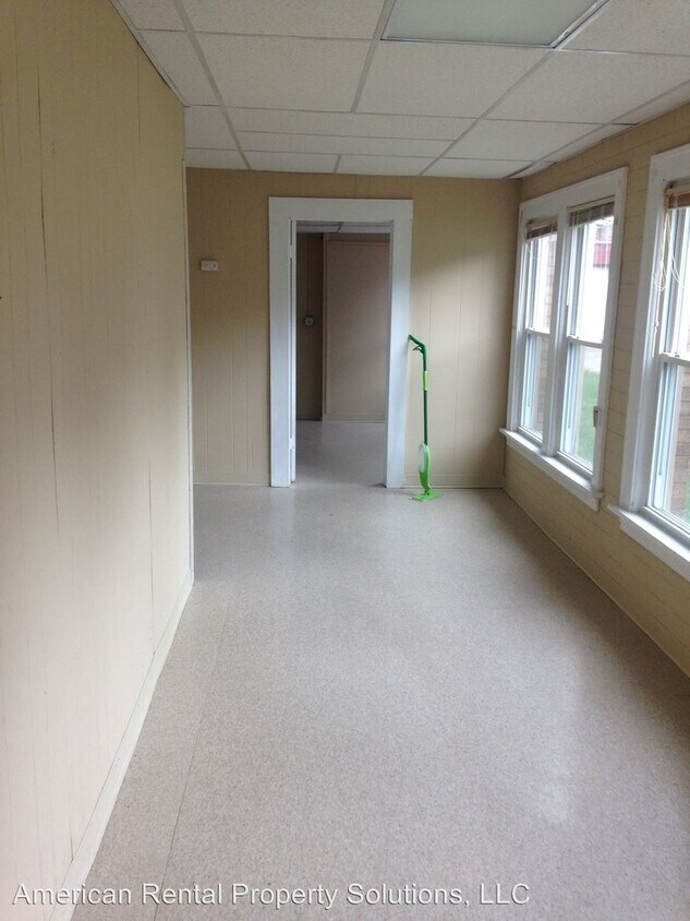 3317 Green St, Steger, IL 60475 Room for Rent in Steger, IL