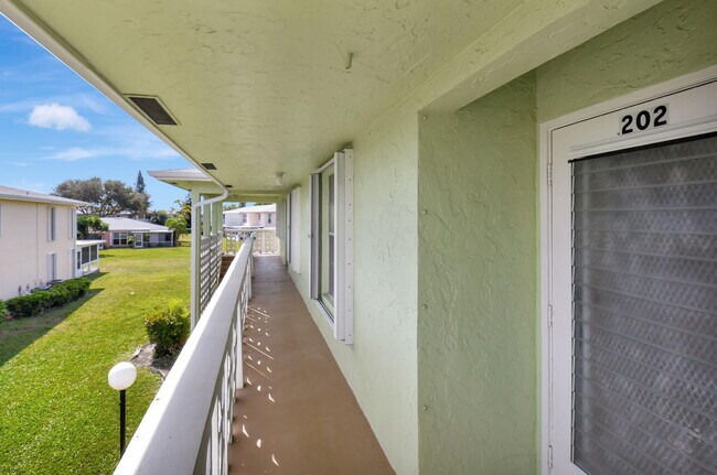 Foto del edificio - 1670 NW 18th Ave
