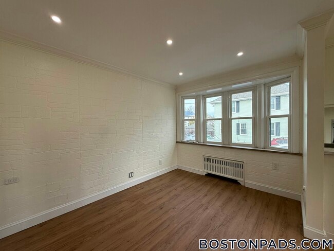 Building Photo - 522 Hancock St