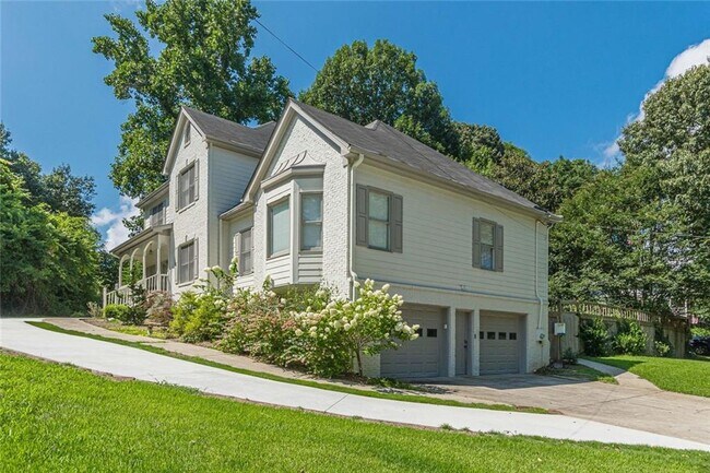 Building Photo - 4996 N Peachtree Rd
