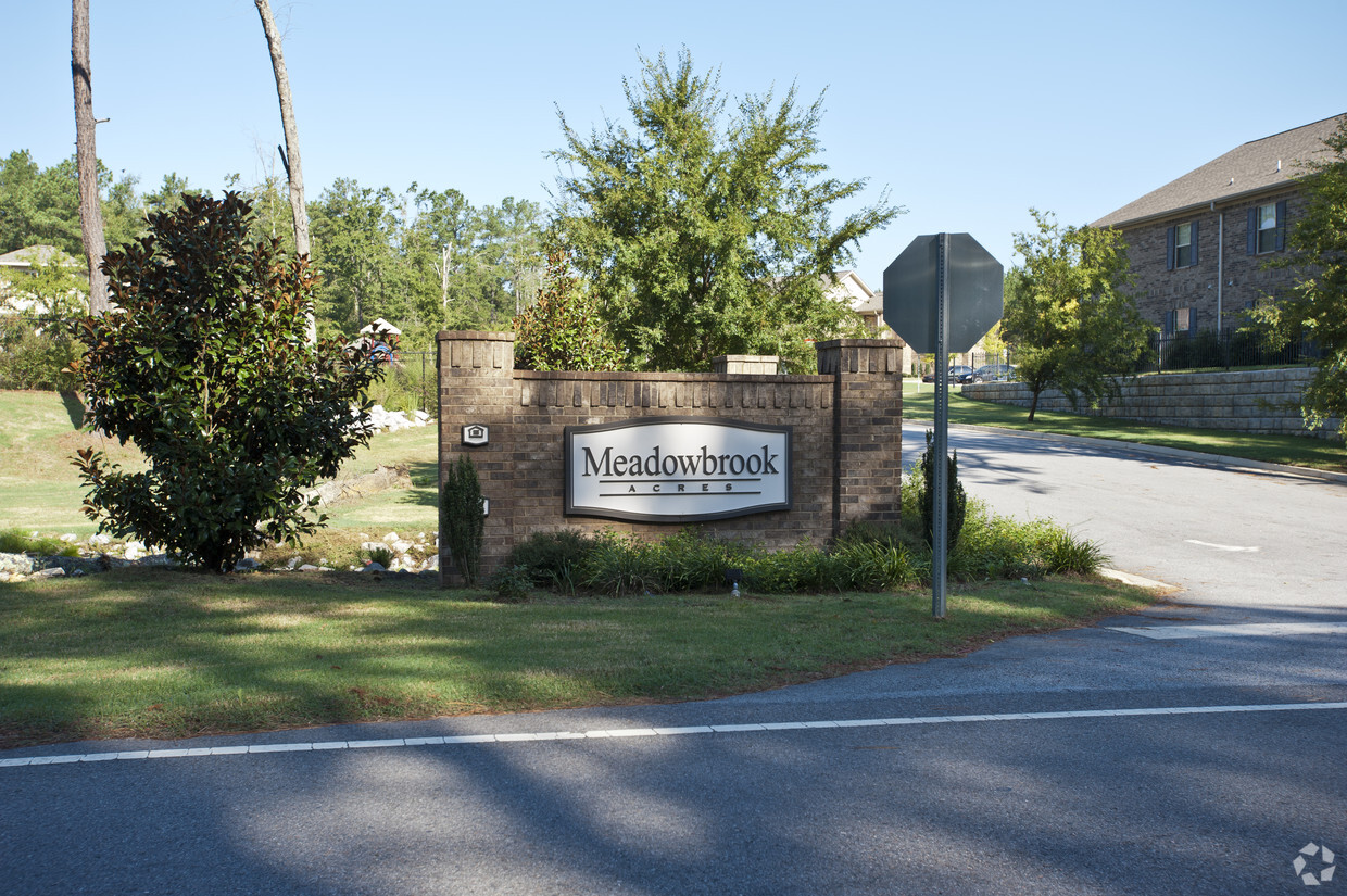 Primary Photo - Meadow Brook Acres Apartments