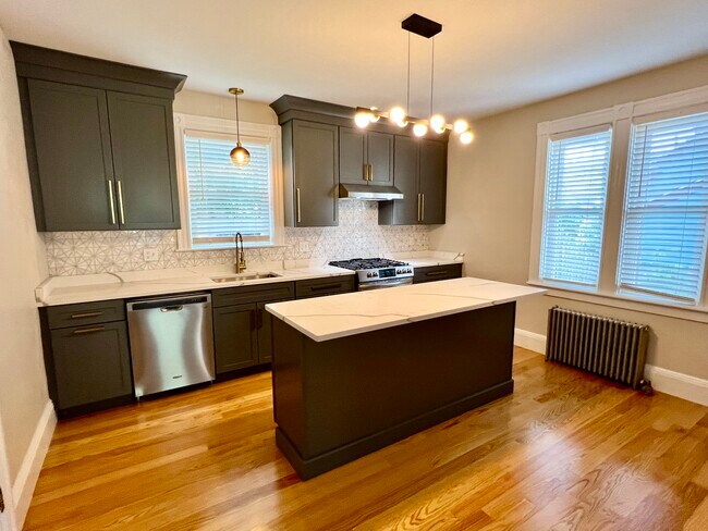 Building Photo - 257 Highland Ave