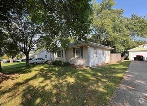 Building Photo - 817 W Ridge Rd
