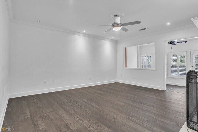 Building Photo - 959 Lenox Hill Ct NE