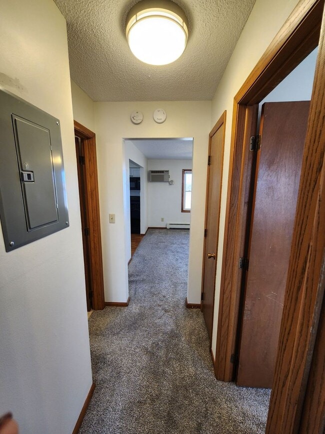 Building Photo - 7225 Valley Pl