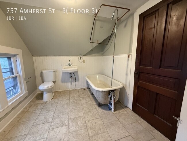 Foto del edificio - 757 Amherst St