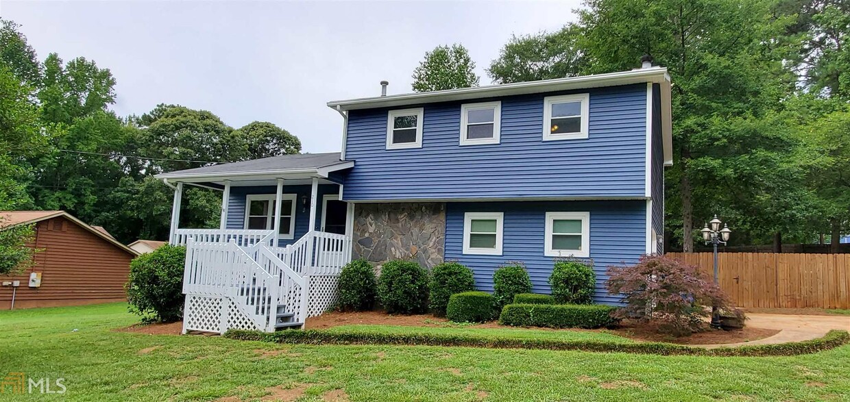 Primary Photo - 210 Summertown Dr
