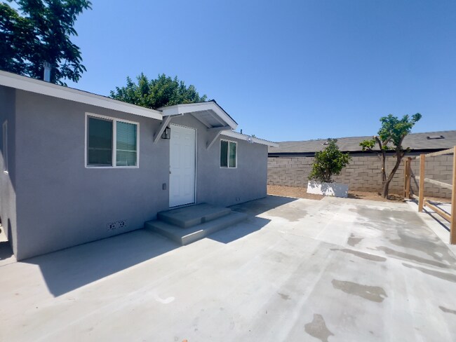 Foto del edificio - 7614 Fern Ave