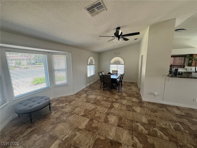 Building Photo - 7980 Rye Canyon Dr