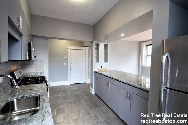 Foto del edificio - 83 Glenville Ave