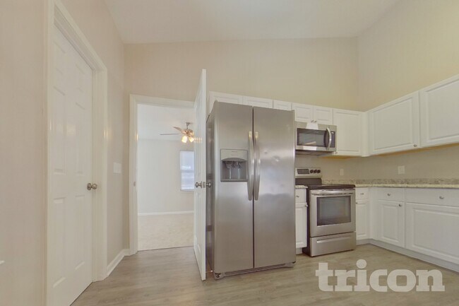 Foto del edificio - 108 Woodlands Village Dr