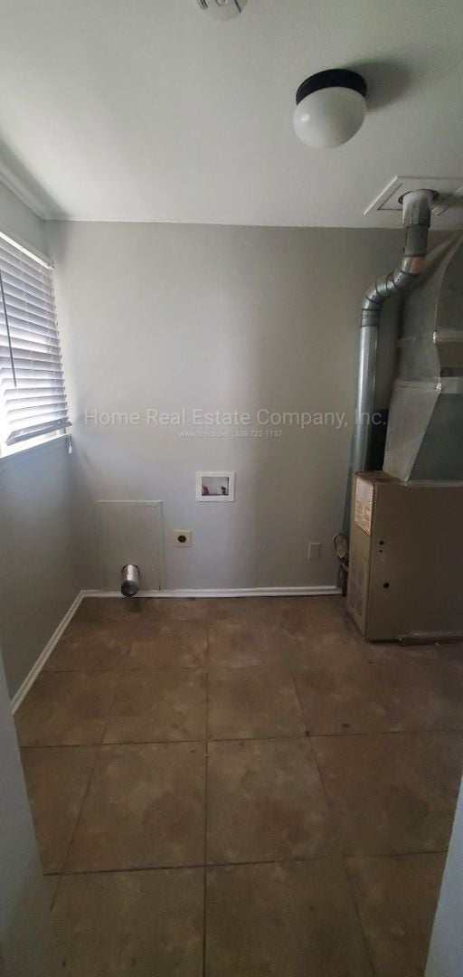 Building Photo - 2812 Hermitage Dr