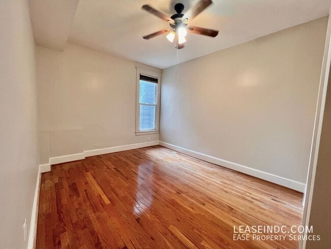 Foto del edificio - 3613 New Hampshire Ave NW