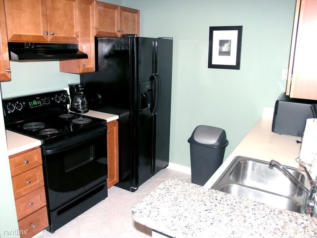 Building Photo - Studio, 1 bath  - 420 I St
