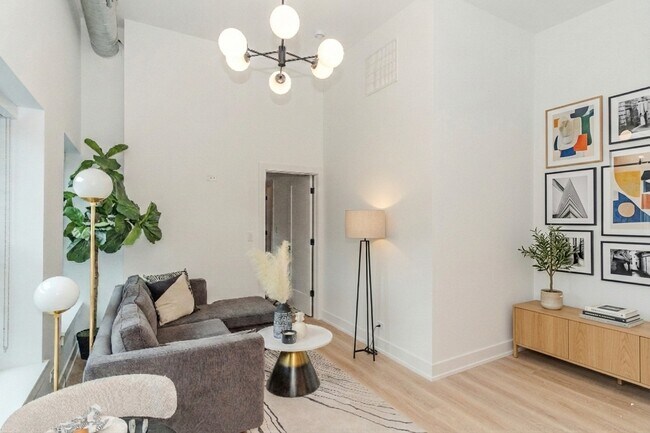 Foto del edificio - 2256 N Sawyer Ave