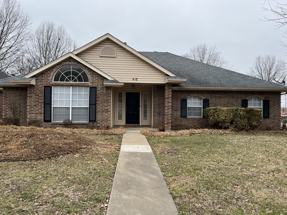 412 N 39th Pl, Rogers, AR 72756 House Rental in Rogers, AR