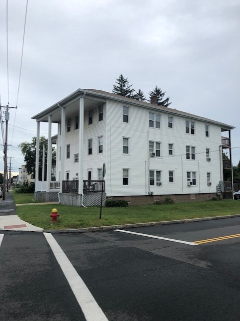 Building Photo - 571 Chicopee St