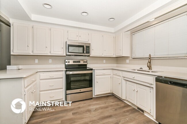 Foto del edificio - 6204 Lansbrook Ct