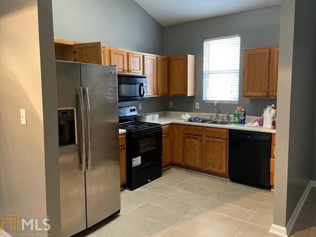 Building Photo - 3 bedroom in Rex GA 30273