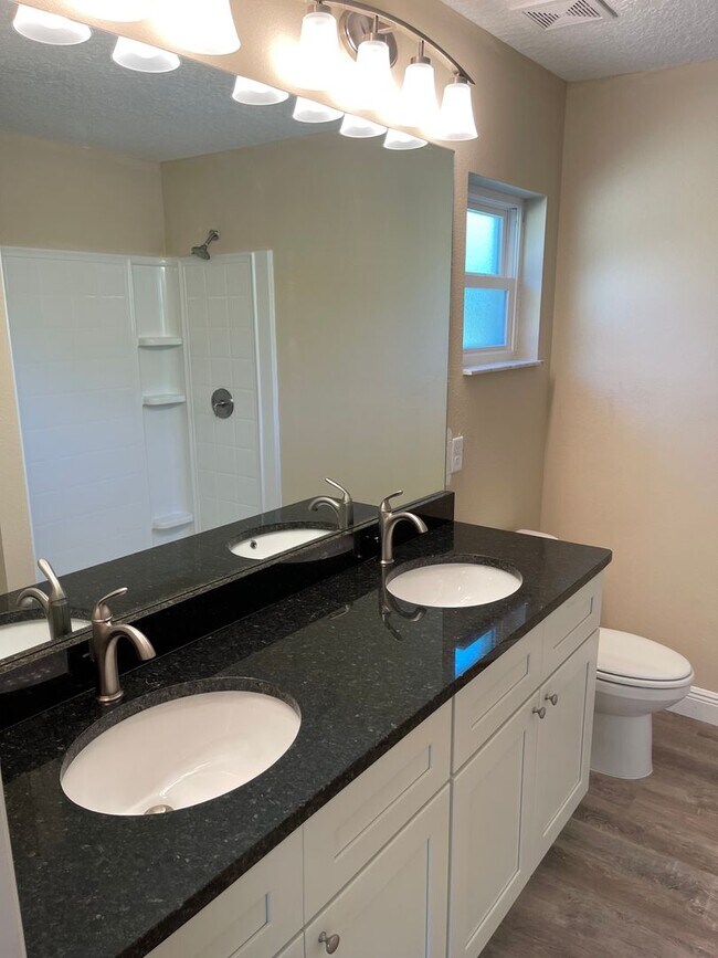Building Photo - Newer 3 Bedroom 2 Bath Home for Rent