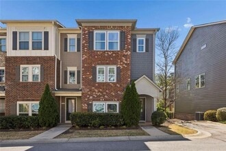 Building Photo - 1326 Kingston Trail