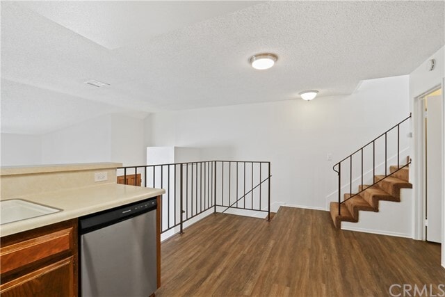 Building Photo - 14418 Clark St