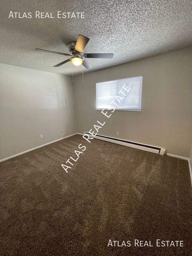 Building Photo - 330 Vehr Dr