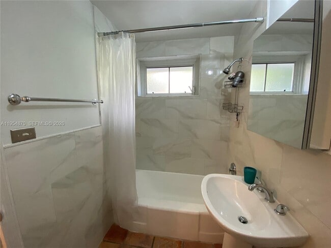 Building Photo - 1601 Lenox Ave.