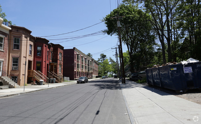 Building Photo - 25 Elberon Pl
