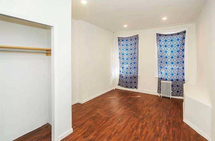 Primary Photo - 6 Jardine Pl