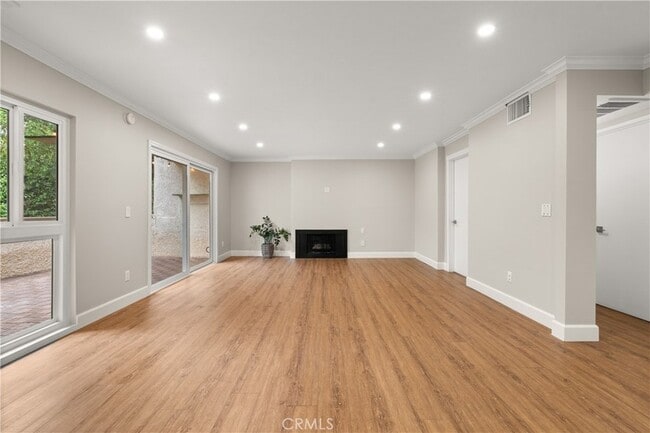 Building Photo - 5339 Coldwater Canyon Ave