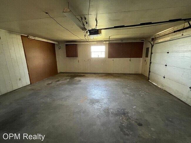 Building Photo - 3 br, 2 bath House - 19391 NE 63rd St.