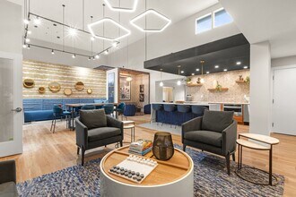 Building Photo - Avana Star Lake