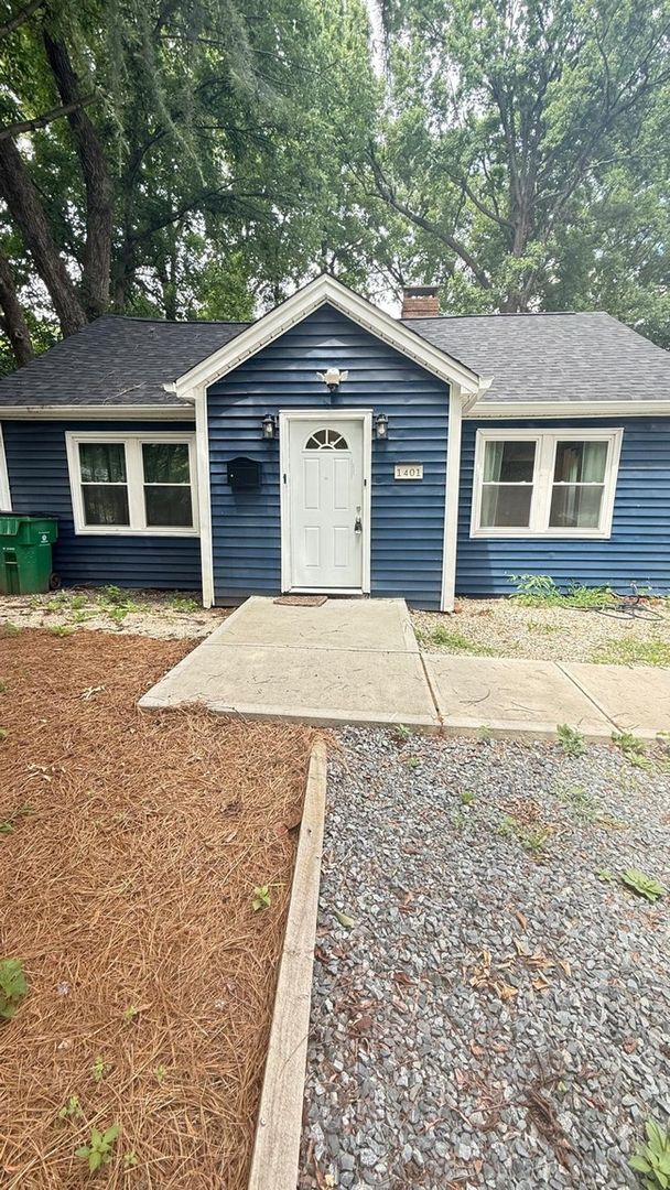 Building Photo - Charming 3BR House in Charlotte