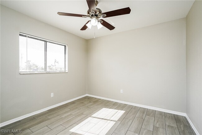 Foto del edificio - 2805 NW 24th Pl