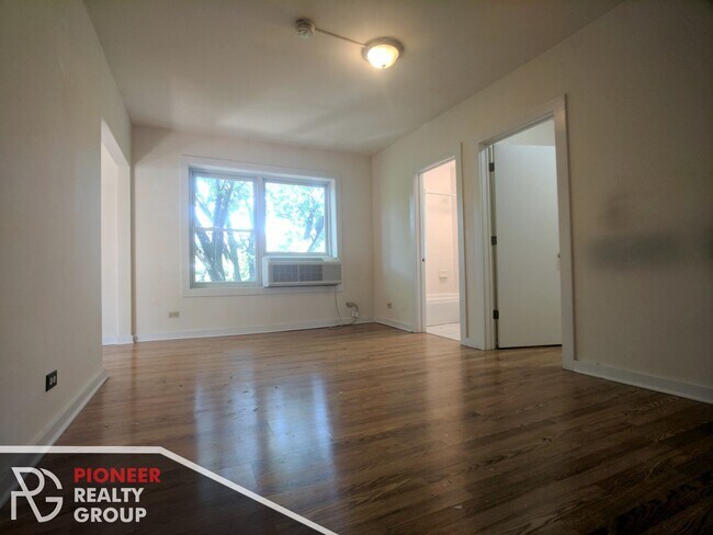 Foto del edificio - 1850 N Humboldt Blvd