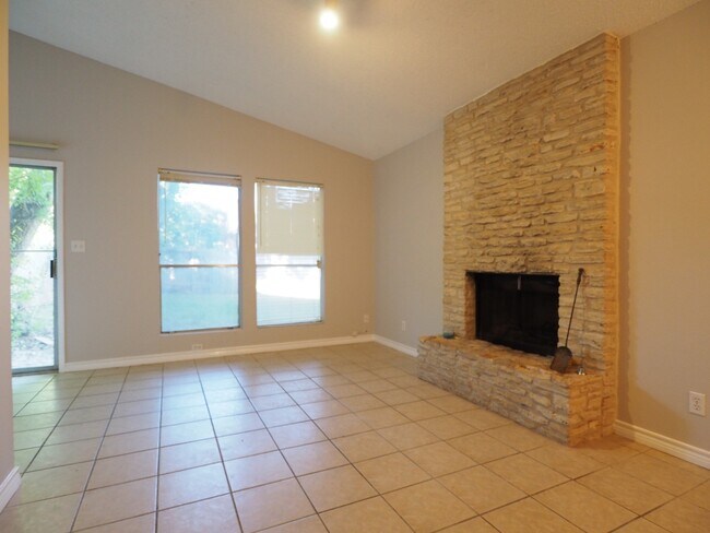 Building Photo - 1012 Fieldwood Dr