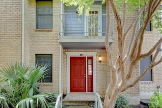 Building Photo - 802 Banister Ln
