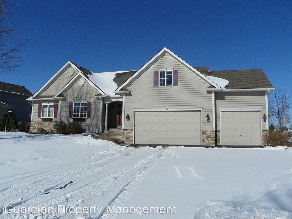 Primary Photo - 6432 Clearwater Creek Dr