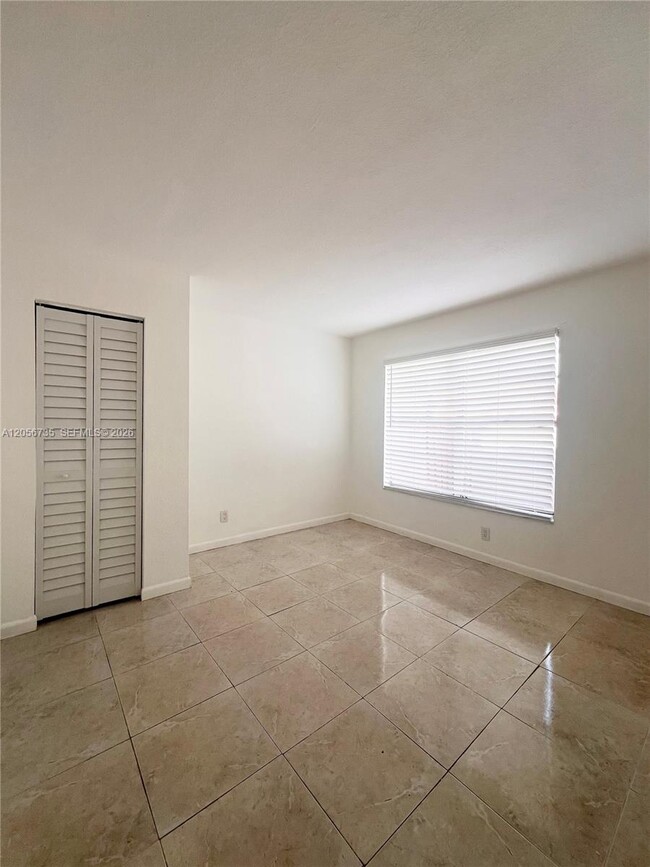 Building Photo - 3770 SW 59th Terrace