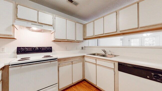 Foto del edificio - 334 Brownlea Dr