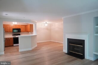 Building Photo - 13109 Millhaven Pl