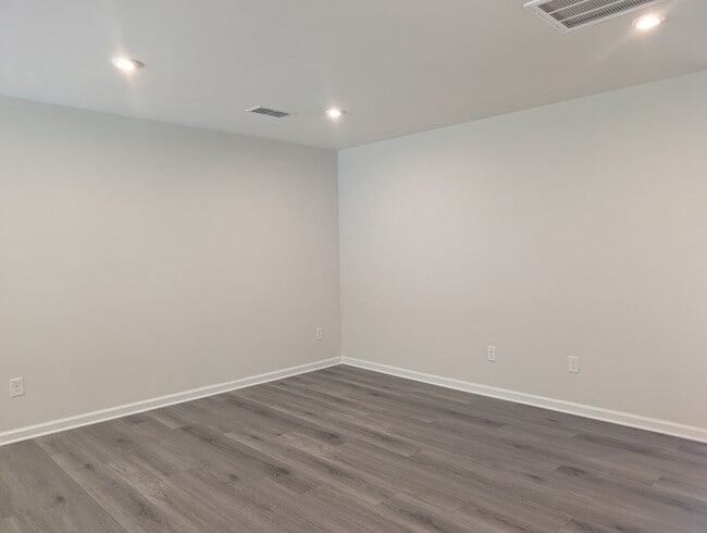 Building Photo - New Construction in the Heart of China Grove!