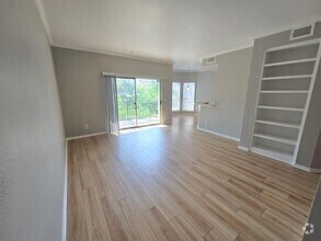 Building Photo - 6000-4 Shepherd Mountain Cove