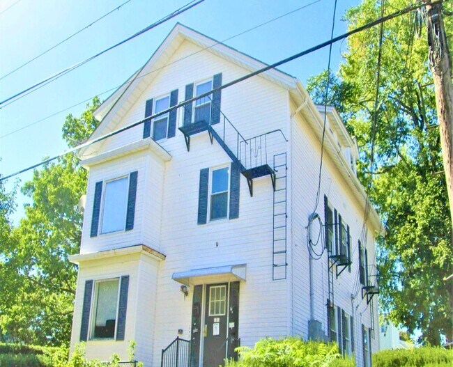 Building Photo - 171 Garden St