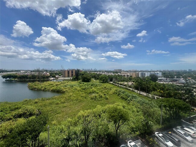 Foto del edificio - 5077 NW 7th St